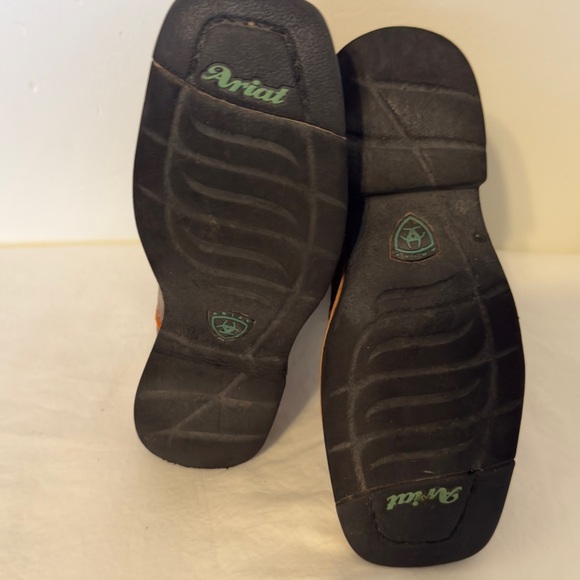 Ariat Tombstone Cowboy Boots Girls Size 12 Brown Turquoise
Western Style - Picture 12 of 12